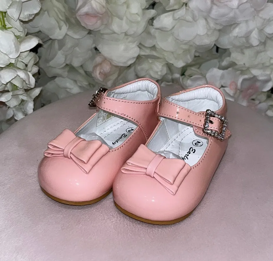 Pink bow shoes