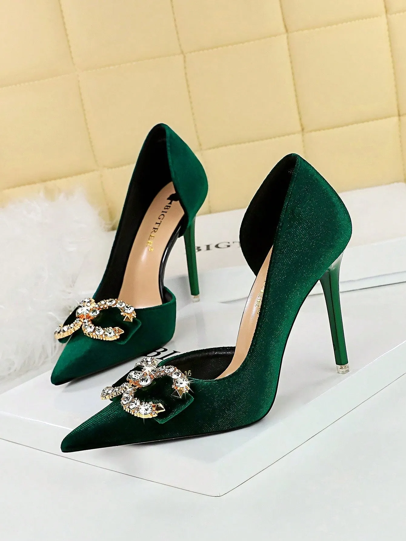 Pointed Toe Velvet Rhinestone Buckle Bow-Knot Pumps