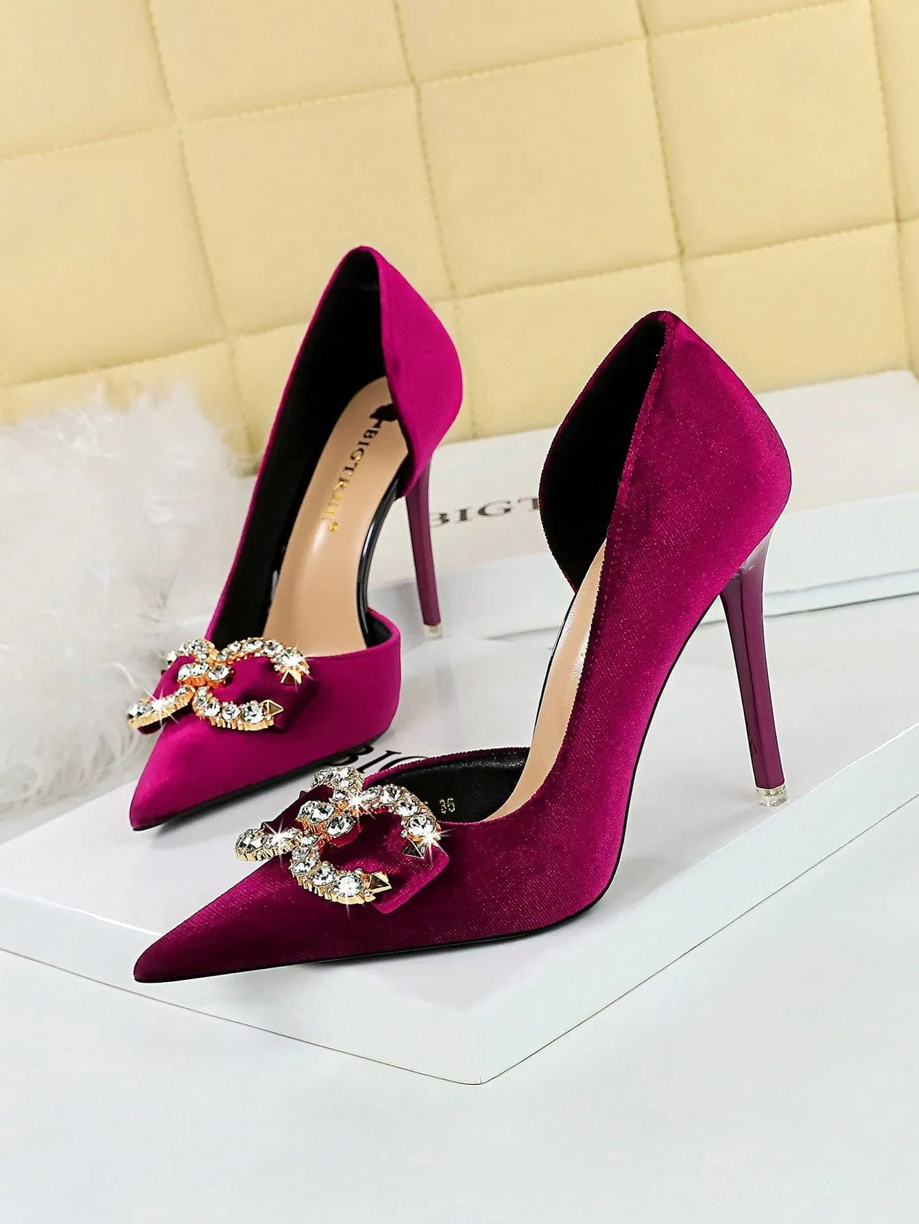 Pointed Toe Velvet Rhinestone Buckle Bow-Knot Pumps